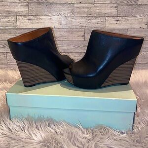 Jessica Simpson Laurin Peep Toe mules… size 7.5